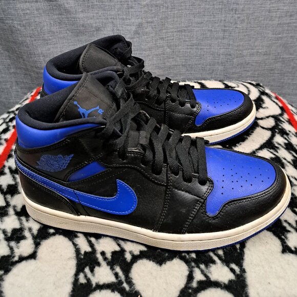 %Size 8.5 Nike Mens Air Jordan 1 Mid 554724-068 Sneakers AJ1 main image 6
